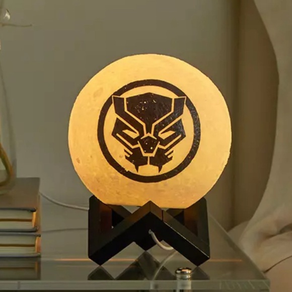NIB Marvel Black Panther Icon Multi-Color Moon Lamp - Picture 4 of 9